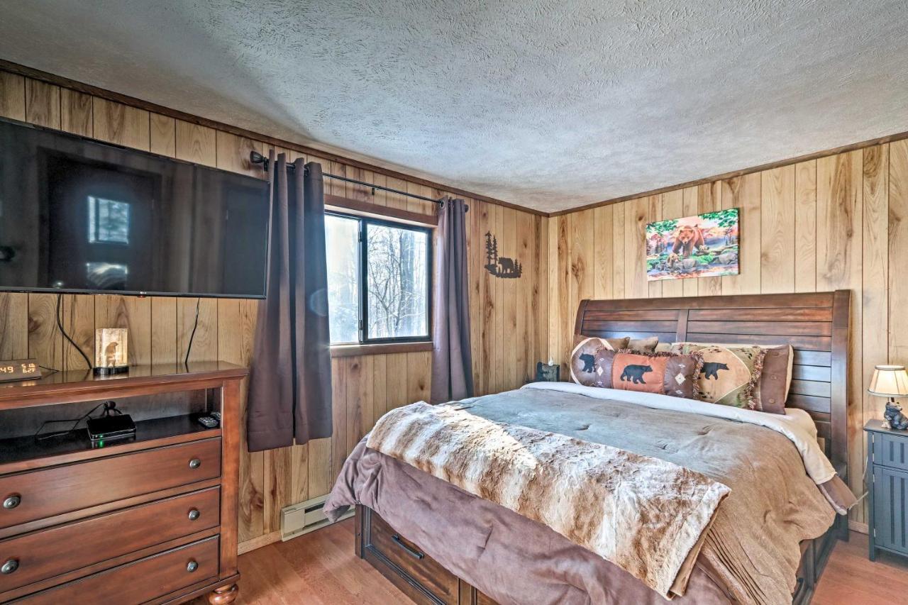 Bear Den Rustic Pocono Lake Home With Game Room! Exterior foto